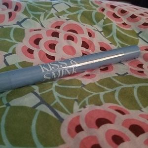 NWOT Kiss & Smink full size lip crayon